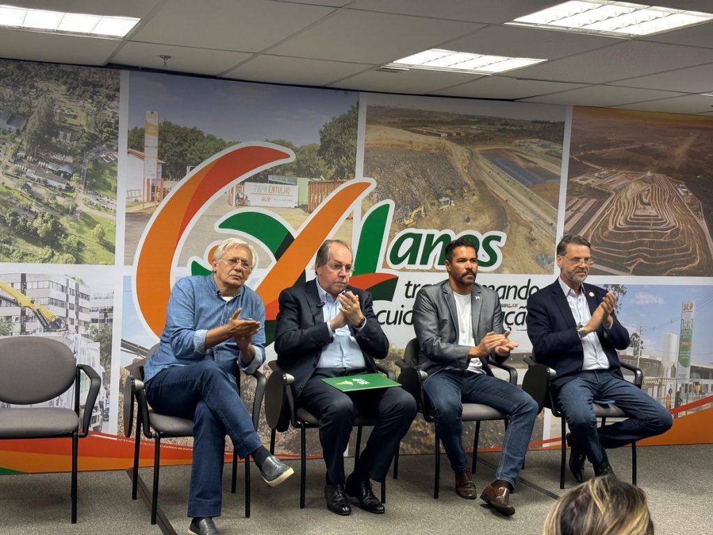 Adasa participa das comemorações dos 64 anos do SLU 4 SLU 2