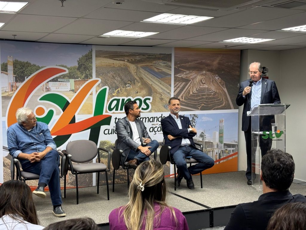 Adasa participa das comemorações dos 64 anos do SLU 6 SLU 4